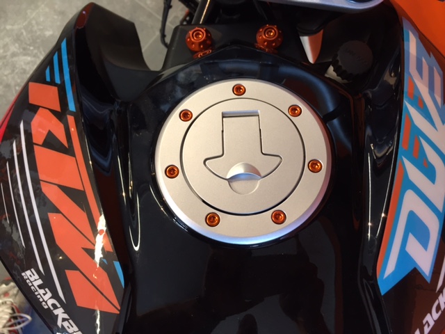 Tankinkorkinpulttisarja KTM 125 Duke 2011->, 390 Duke 2013->, 200 Duke 2012-> Alumiinia - Pro-Bolt